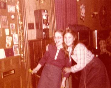 51- Pam & Danette Silly 1981 X-mas