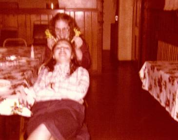 69- Pam & Danette Goofy 1981 X-mas